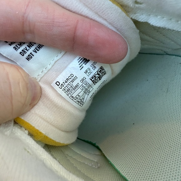 New Balance 574 Sea Salt Running Sneakers Size 9 Men’s and 10.5 Women’s NWOB - Picture 8 of 8